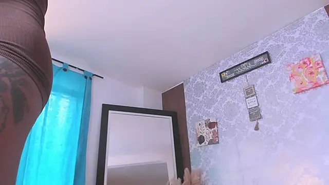 Snapshot of kelly_thomson chatting on September 12, 2025, 7:36 pm kelly thomson online show from September 12, 2025, 7:36 pm