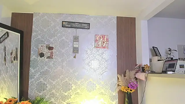 Snapshot of kelly_thomson chatting on September 24, 2025, 10:24 pm kelly thomson online show from September 24, 2025, 10:24 pm