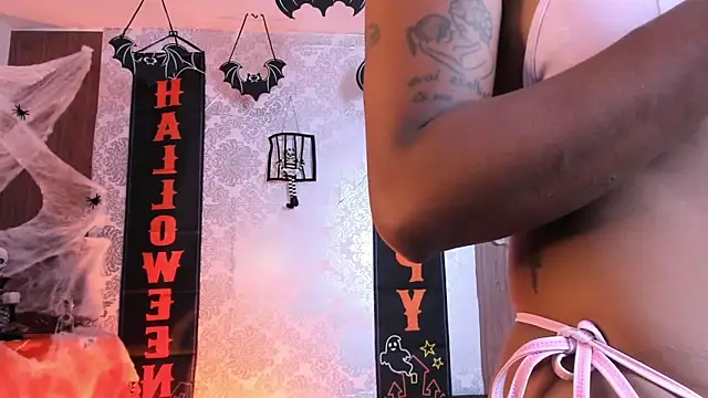 Snapshot of kelly_thomson chatting on October 6, 2025, 11:13 pm kelly thomson online show from October 6, 2025, 11:13 pm