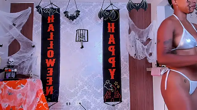 Snapshot of kelly_thomson chatting on October 16, 2025, 1:56 pm kelly thomson online show from October 16, 2025, 1:56 pm