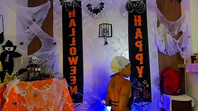 Snapshot of kelly_thomson chatting on October 19, 2025, 1:45 pm kelly thomson online show from October 19, 2025, 1:45 pm