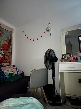 kiaraglam2 online show from October 25, 2025, 2:35 pm