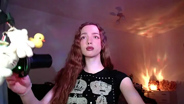 Weeissy online show from December 2, 2024, 9:39 pm