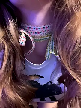 Weeissy online show from September 11, 2025, 7:03 pm