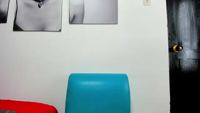 Snapshot of izzy_cum chatting on December 24, 2024, 4:19 pm izzy cum online show from December 24, 2024, 4:19 pm