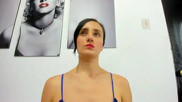 Snapshot of izzy_cum chatting on January 16, 2025, 4:28 pm izzy cum online show from January 16, 2025, 4:28 pm