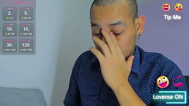 jhonyalzate2 online show from December 27, 2024, 10:23 am