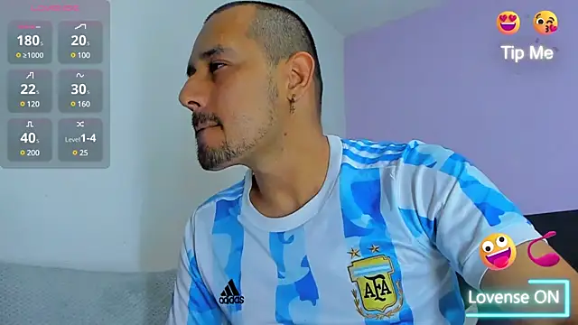 jhonyalzate2 online show from December 30, 2024, 2:42 am