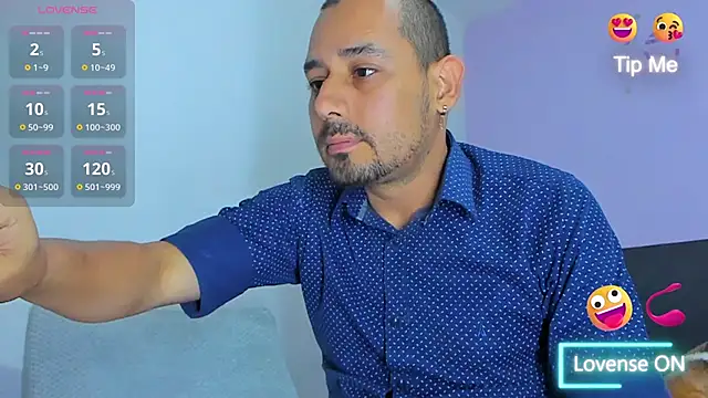 jhonyalzate2 online show from January 5, 2025, 12:21 pm