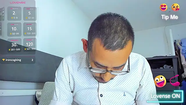 jhonyalzate2 online show from January 30, 2025, 3:33 am