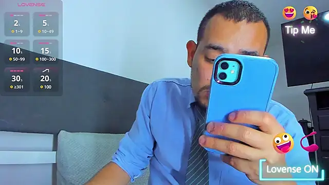 jhonyalzate2 online show from February 1, 2025, 12:40 am