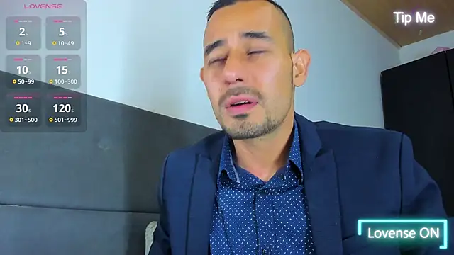 jhonyalzate2 online show from October 2, 2025, 1:12 am