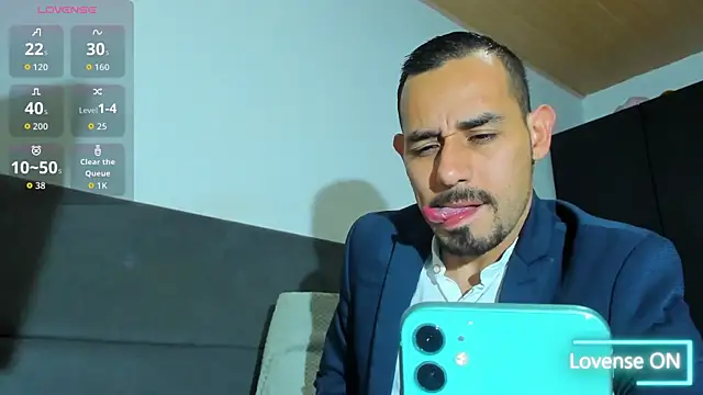 jhonyalzate2 online show from January 7, 2026, 3:53 am