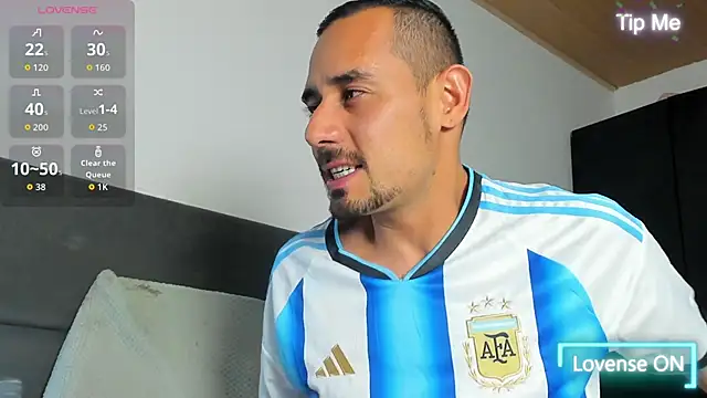 jhonyalzate2 online show from April 1, 2026, 1:28 am