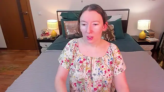 Snapshot of CatherineWalls chatting on February 15, 2026, 4:42 am CatherineWalls online show from February 15, 2026, 4:42 am