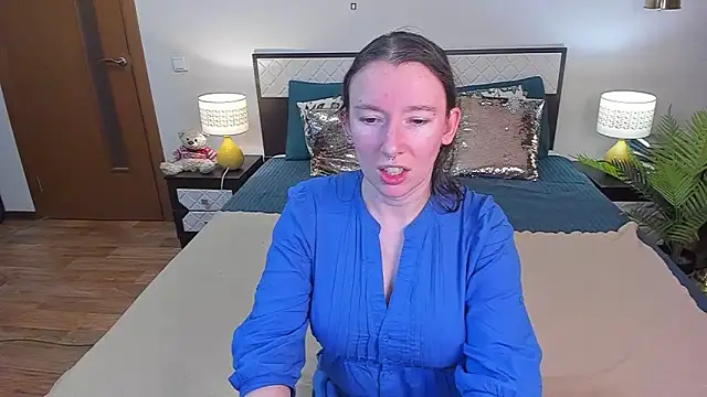 CatherineWalls online show from June 1, 2026, 2:57 am