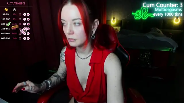 Snapshot of MaxPhoenixx chatting on December 2, 2024, 5:04 pm MaxPhoenixx online show from December 2, 2024, 5:04 pm