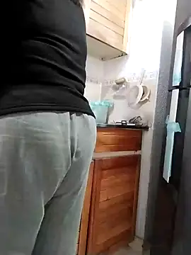 Snapshot of Vicky_Rosse chatting on February 18, 2026, 8:27 pm Vicky Rosse online show from February 18, 2026, 8:27 pm