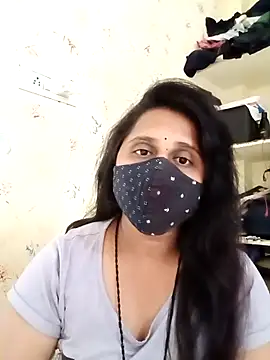 Snapshot of Indiantina chatting on November 19, 2025, 8:25 am Indiantina online show from November 19, 2025, 8:25 am