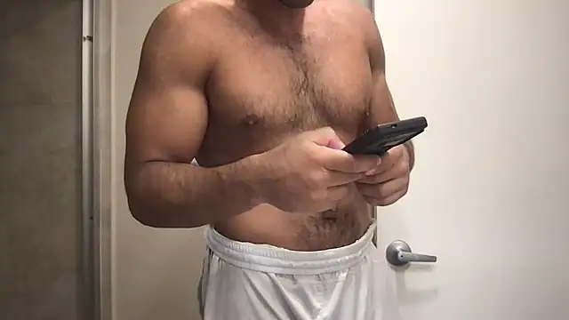 BigGuyMuscle online show from May 14, 2026, 10:38 pm