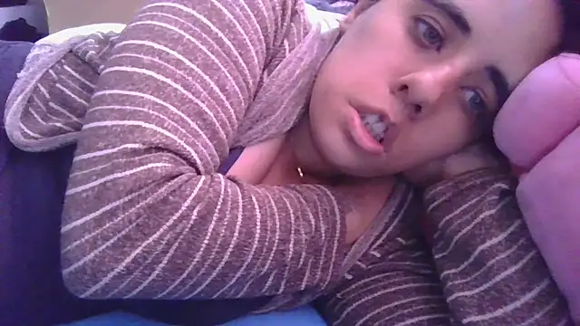 Snapshot of annarose19 chatting on January 2, 2025, 8:35 pm annarose19 online show from January 2, 2025, 8:35 pm