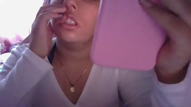 Snapshot of annarose19 chatting on January 24, 2025, 10:08 pm annarose19 online show from January 24, 2025, 10:08 pm