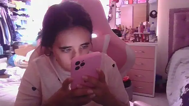 Snapshot of annarose19 chatting on January 29, 2025, 10:32 pm annarose19 online show from January 29, 2025, 10:32 pm
