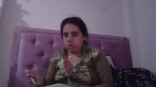Snapshot of annarose19 chatting on February 11, 2025, 2:03 am annarose19 online show from February 11, 2025, 2:03 am