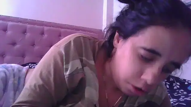 Snapshot of annarose19 chatting on February 12, 2025, 7:35 pm annarose19 online show from February 12, 2025, 7:35 pm
