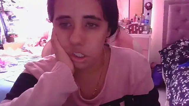 Snapshot of annarose19 chatting on March 3, 2025, 7:39 pm annarose19 online show from March 3, 2025, 7:39 pm