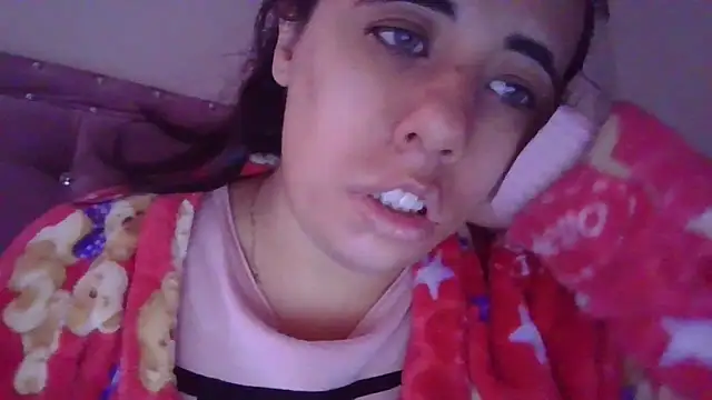 Snapshot of annarose19 chatting on March 4, 2025, 9:32 pm annarose19 online show from March 4, 2025, 9:32 pm