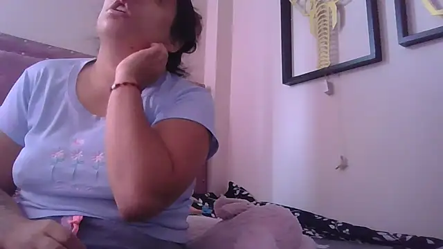 Snapshot of annarose19 chatting on October 21, 2025, 7:47 pm annarose19 online show from October 21, 2025, 7:47 pm