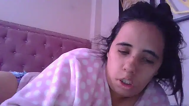 Snapshot of annarose19 chatting on October 28, 2025, 6:21 pm annarose19 online show from October 28, 2025, 6:21 pm