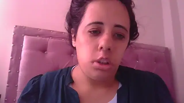 Snapshot of annarose19 chatting on November 13, 2025, 4:39 pm annarose19 online show from November 13, 2025, 4:39 pm