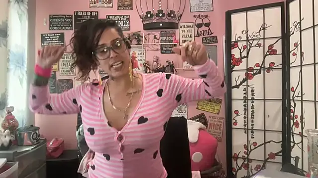 latinacubana online show from February 14, 2025, 2:33 pm