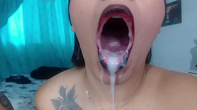 Sharlottee online show from February 8, 2025, 3:42 pm