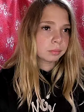 Zuli Kiska online show from October 11, 2025, 7:34 pm