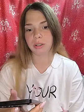 Snapshot of Zuli_Kiska chatting on June 14, 2026, 4:31 pm Zuli Kiska online show from June 14, 2026, 4:31 pm