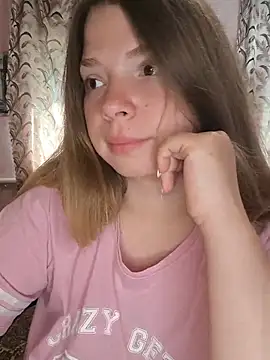 Snapshot of Zuli_Kiska chatting on July 20, 2026, 6:28 am Zuli Kiska online show from July 20, 2026, 6:28 am