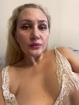 Snapshot of YourBlondee chatting on December 16, 2024, 5:59 am YourBlondee online show from December 16, 2024, 5:59 am