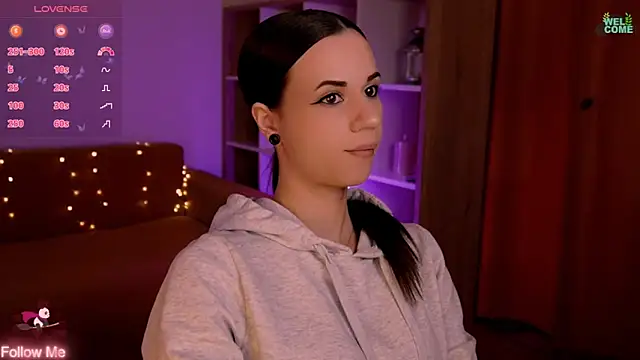 ItsAlisia online show from April 4, 2026, 6:00 am