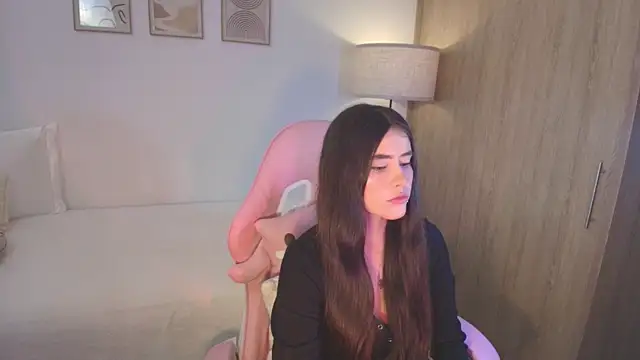 iriswest  online show from October 3, 2025, 12:18 am