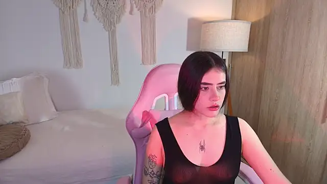 iriswest  online show from December 4, 2025, 11:35 pm