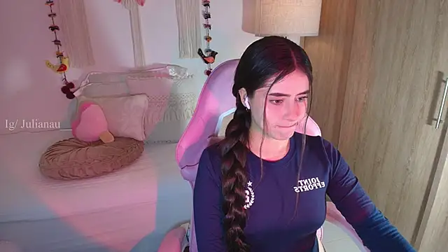 iriswest  online show from February 3, 2026, 2:53 am