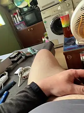 MatThiAs2806 online show from April 25, 2026, 7:11 am