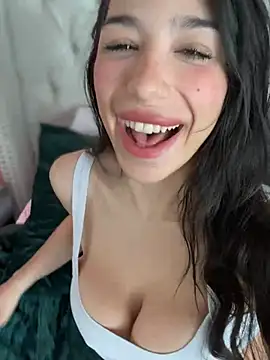 Snapshot of LoveLillyy chatting on January 4, 2025, 8:16 pm LoveLillyy online show from January 4, 2025, 8:16 pm