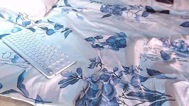 Snapshot of Q_T_pie chatting on January 10, 2025, 2:35 am Q T pie online show from January 10, 2025, 2:35 am