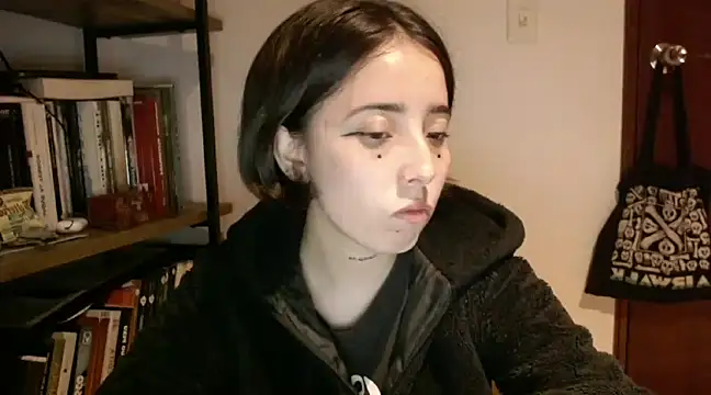 babyluna 8 8 online show from March 4, 2025, 1:01 am