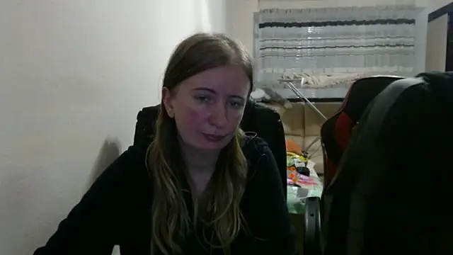 PeterAndJen online show from October 14, 2025, 6:52 pm