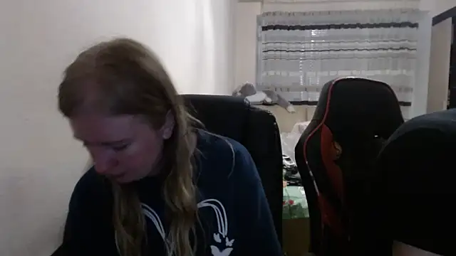 PeterAndJen online show from November 2, 2025, 8:33 pm